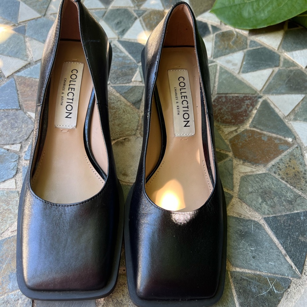 Charles & keith 36 Black Square-Toe Heels